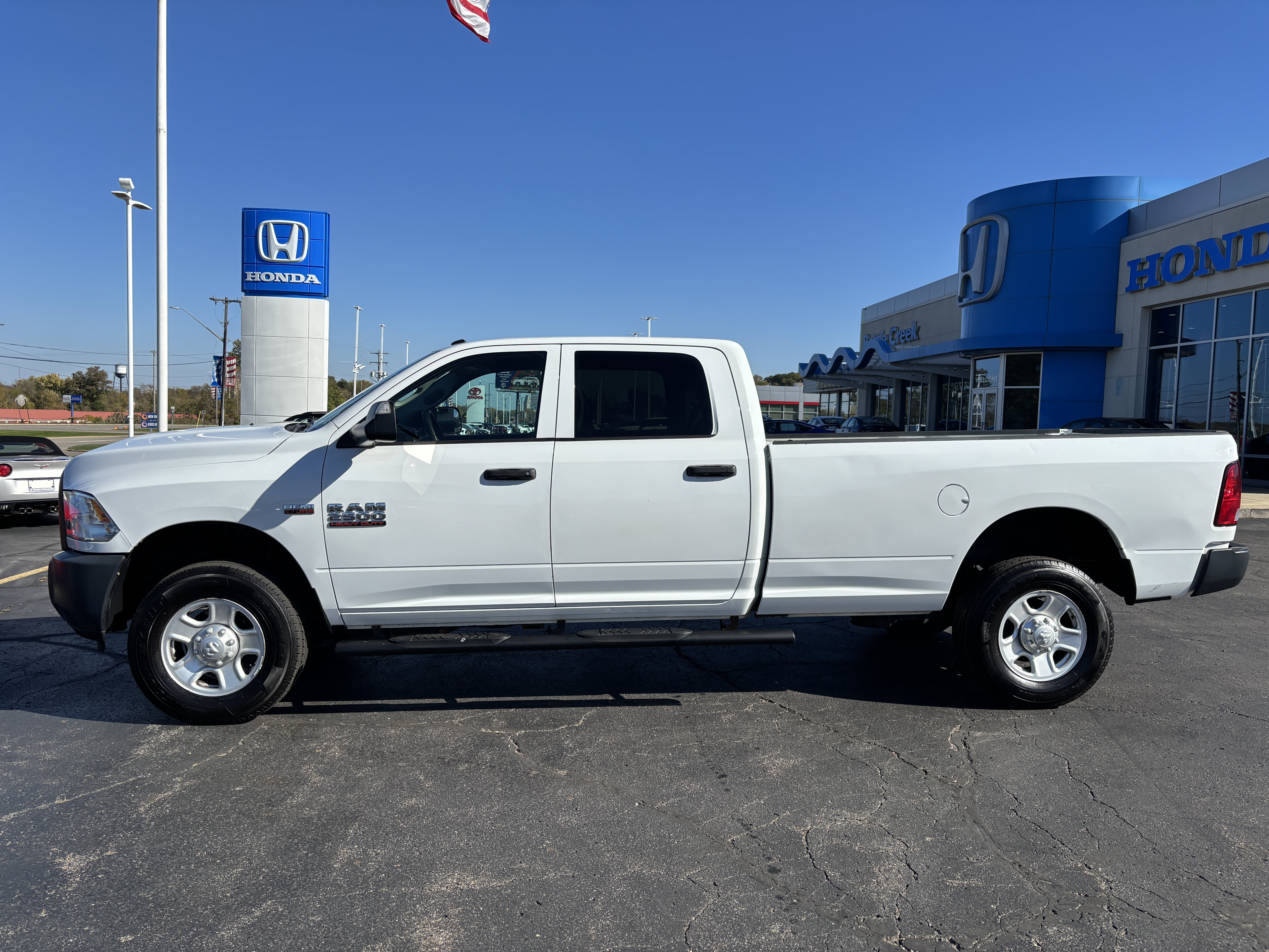 Used 2016 RAM 2500 Tradesman AWD/4WD image 1