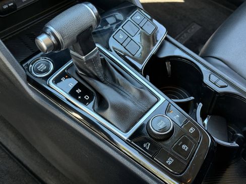 Used 2024 Kia Sportage EX FWD image 16
