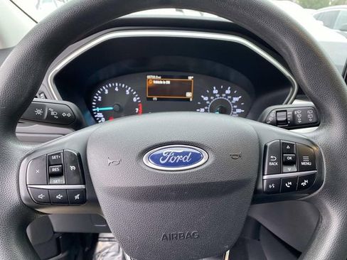 Used 2022 Ford Escape SE image 9