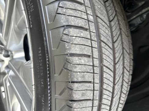 Used 2025 Toyota RAV4 Limited image 7