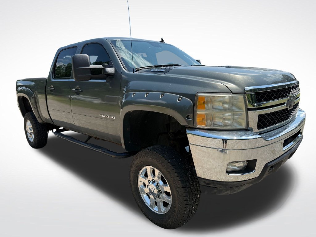 Used 2011 Chevrolet Silverado 2500 LT w/ Interior Plus Package AWD/4WD image 9