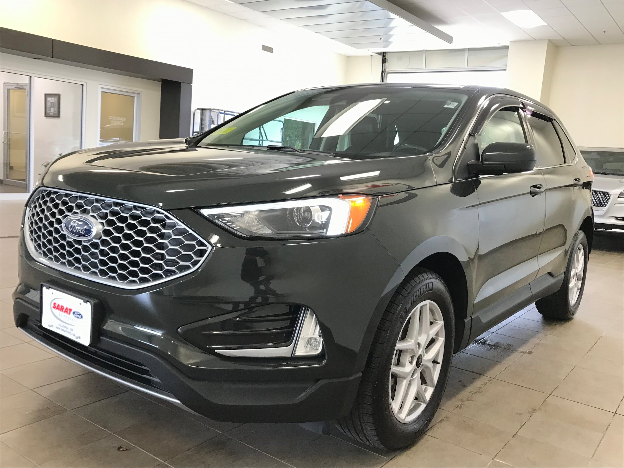 Used 2024 Ford Edge SEL w/ Convenience Package AWD/4WD image 4