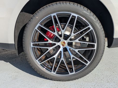 New 2025 Porsche Macan S image 28