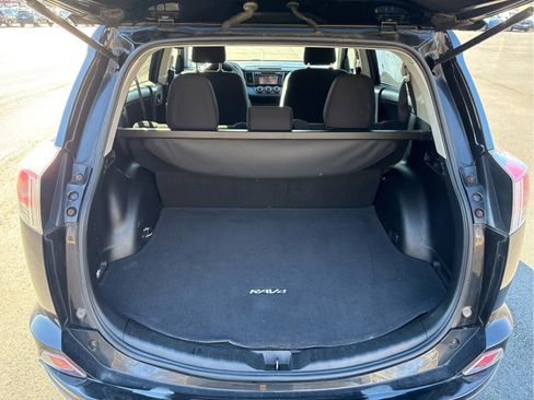 Used 2016 Toyota RAV4 LE image 9