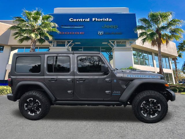 Used 2024 Jeep Wrangler Unlimited Rubicon 4xe w/ Convenience Group AWD/4WD image 3