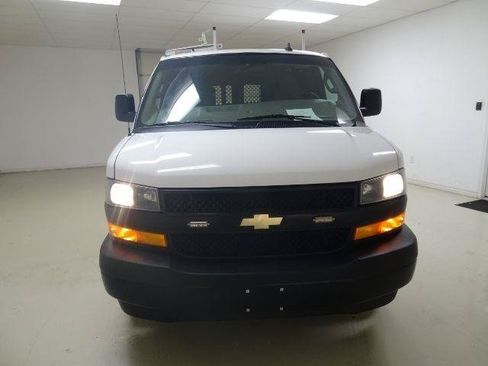 Used 2021 Chevrolet Express 2500 w/ Driver Convenience Package RWD image 2