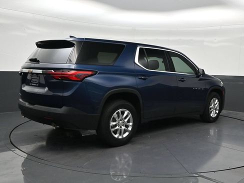 Used 2023 Chevrolet Traverse LS FWD image 5