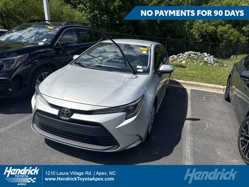 Used 2025 Toyota Corolla LE w/ Convenience Package FWD image 1