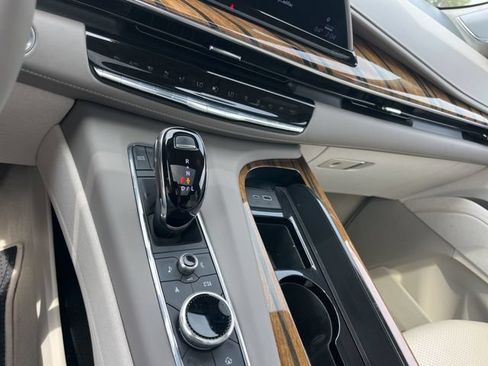 Used 2023 Cadillac Escalade ESV Premium Luxury Platinum RWD image 37