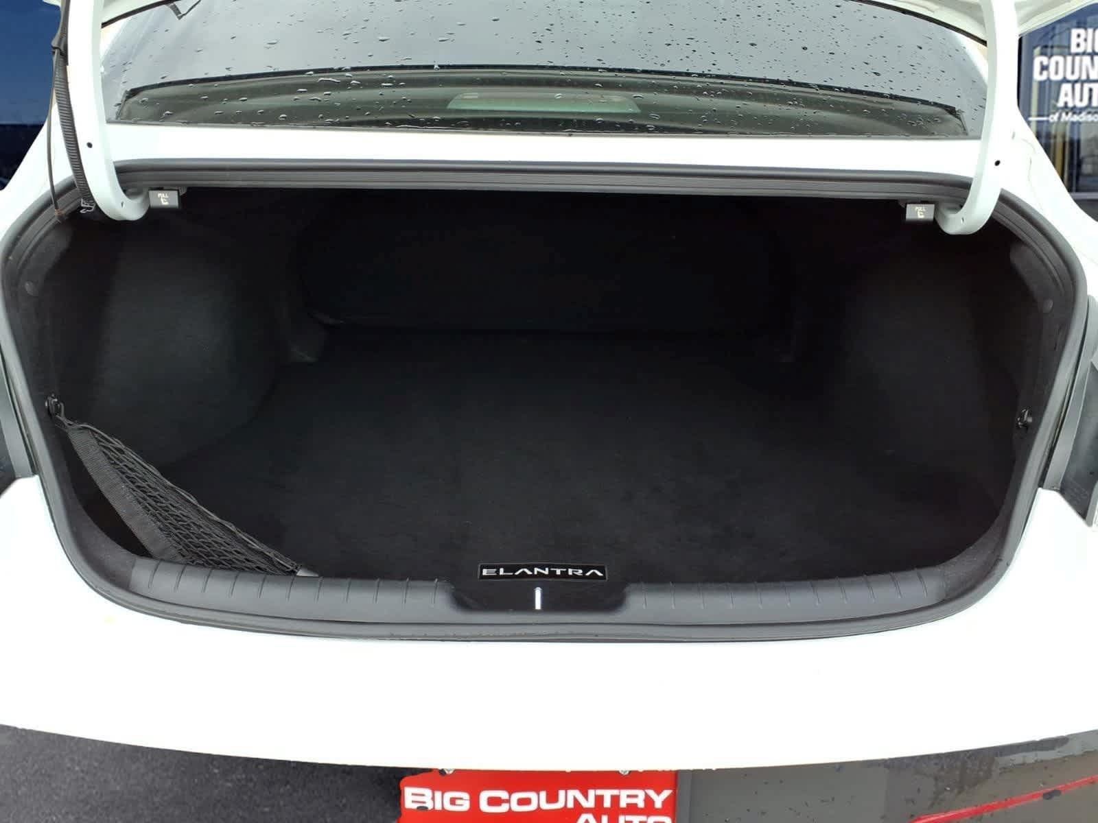 Used 2025 Hyundai Elantra Sport FWD image 10
