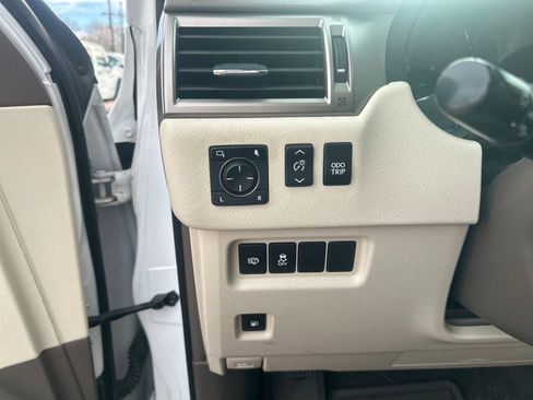 Used 2019 Lexus GX 460 image 29