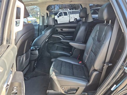 Used 2022 Kia Telluride SX w/ SX Prestige Package image 23