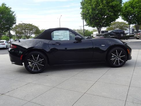New 2026 MAZDA MX-5 Miata Grand Touring w/ Weather Package RWD image 32