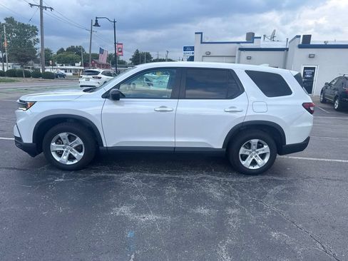 Used 2023 Honda Pilot LX image 7