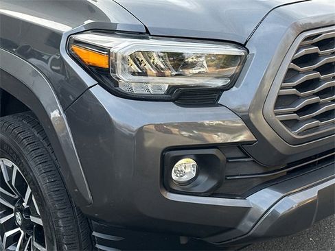 Used 2021 Toyota Tacoma TRD Sport w/ Technology Package image 8