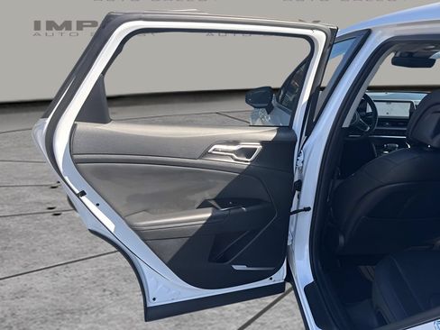 Used 2024 Kia Sportage EX FWD image 28