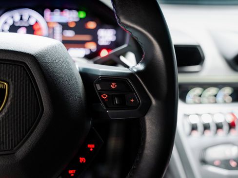 Used 2018 Lamborghini Huracan LP 580-2 image 40