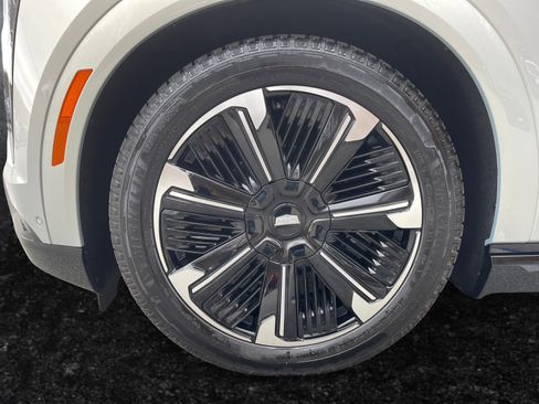 Used 2025 Cadillac Escalade IQ Sport 2 image 15