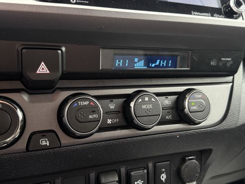 Used 2023 Toyota Tacoma TRD Off-Road image 21