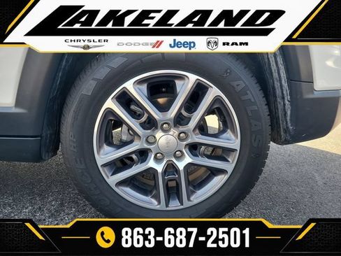 Used 2020 Jeep Compass Latitude FWD image 9