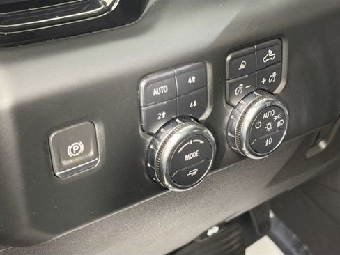 Used 2024 GMC Sierra 3500 AT4 w/ AT4 Preferred Package image 10