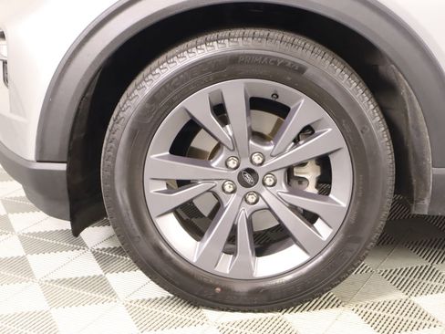 Used 2024 Ford Explorer XLT w/ Equipment Group 202A image 18