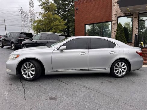 Used 2009 Lexus LS 460 RWD image 3