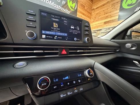 Used 2021 Hyundai Elantra SEL FWD image 21