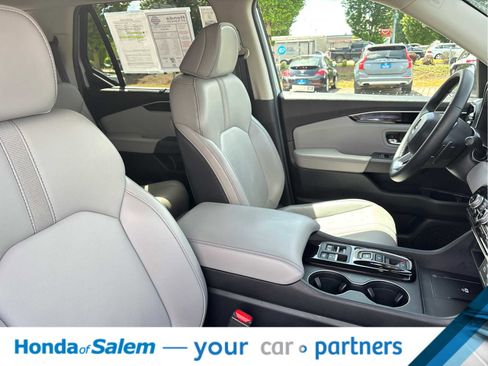 Used 2025 Honda Pilot EX-L image 14