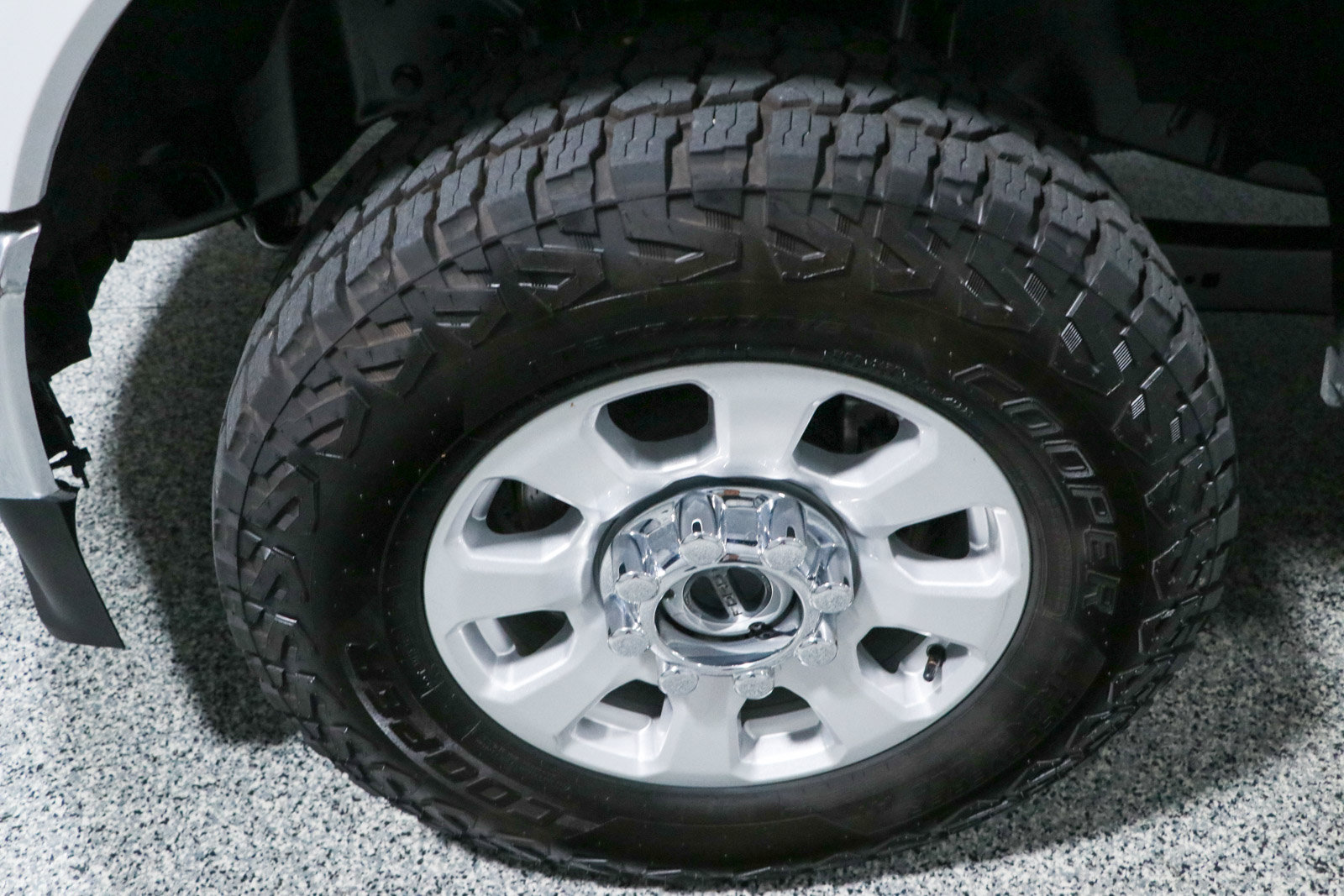 Used 2024 Ford F250 XLT w/ FX4 Off-Road Package AWD/4WD image 11