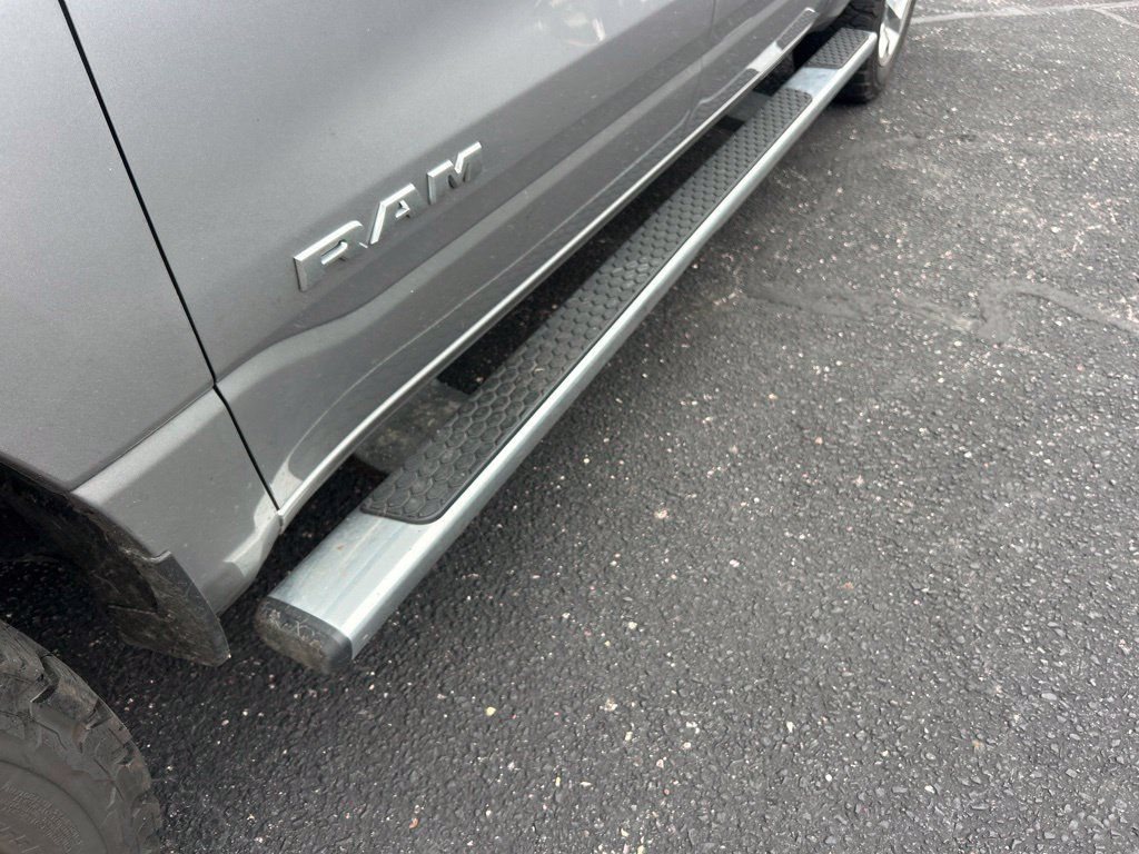 Used 2019 RAM 1500 Big Horn AWD/4WD image 11