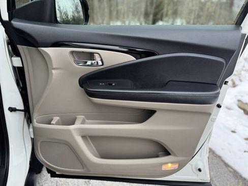 Used 2017 Honda Pilot Touring image 20