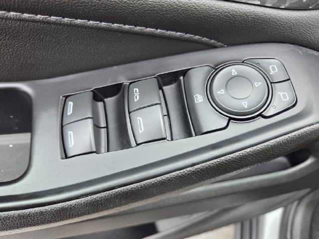 Certified 2023 Chevrolet Traverse LT FWD image 19