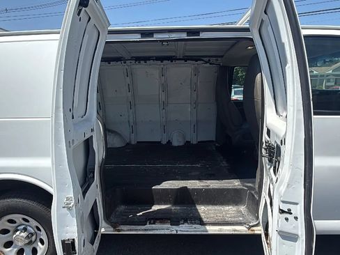 Used 2014 Chevrolet Express 1500 RWD image 13