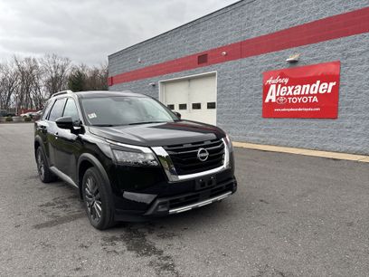 Used 2025 Nissan Pathfinder SL w/ SL Premium Package