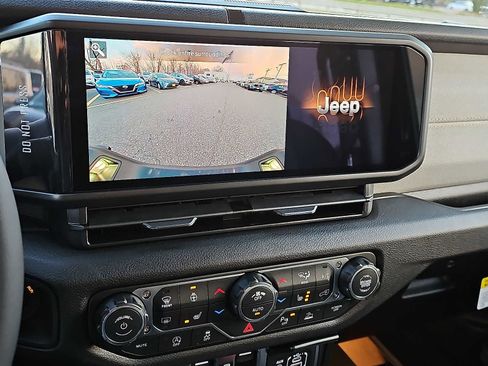 New 2026 Jeep Gladiator Sport image 12