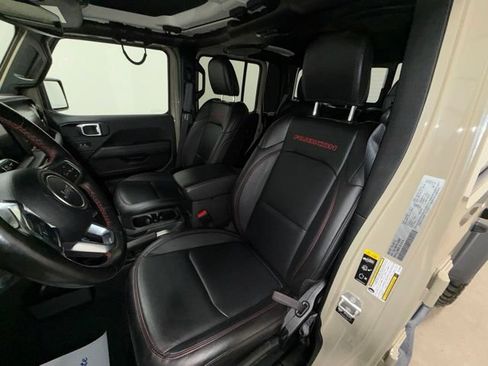Used 2022 Jeep Gladiator Rubicon w/ Cold Weather Group AWD/4WD image 11