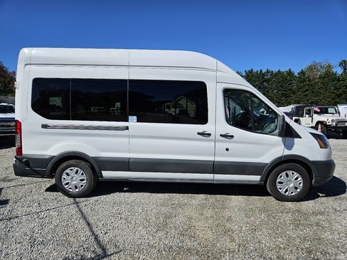 Used 2017 Ford Transit 350 XL image 7