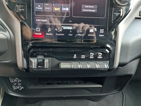Used 2026 RAM 2500 Big Horn AWD/4WD image 3