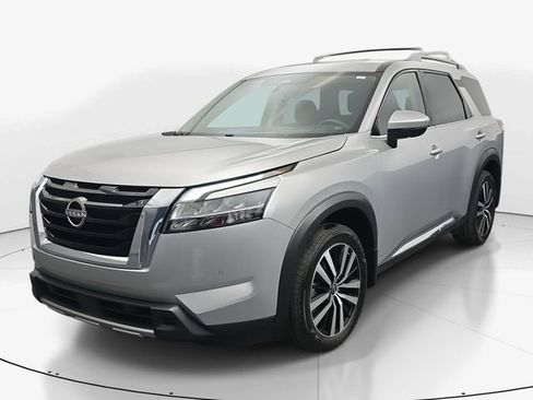 Used 2024 Nissan Pathfinder Platinum w/ Cargo Package image 5