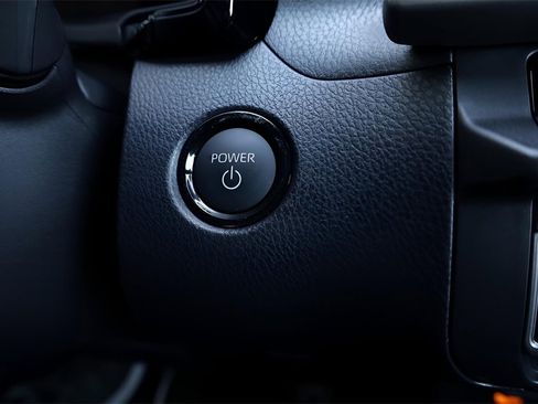 Certified 2025 Toyota Camry SE w/ Convenience Package image 34