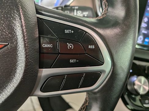 Used 2018 Chrysler Pacifica Touring-L Plus image 22