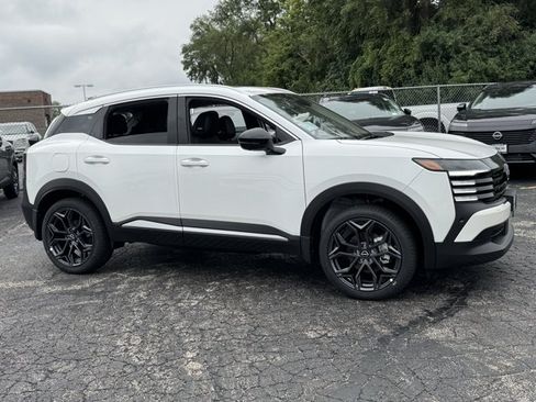 New 2026 Nissan Kicks SR w/ SR Premium Package AWD/4WD image 5