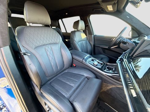 Used 2025 BMW X7 M60i image 16