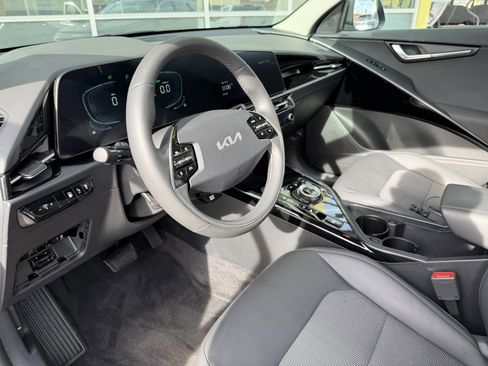 Used 2024 Kia Niro EX w/ EX Cold Weather Package image 30