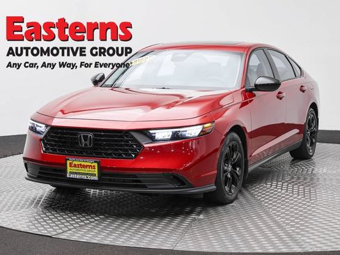 Used 2025 Honda Accord SE image 1