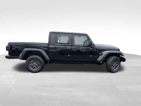 New 2025 Jeep Gladiator Sport image 8