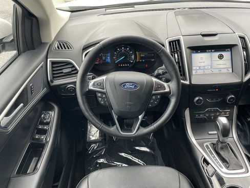 Used 2018 Ford Edge SEL w/ Equipment Group 201A AWD/4WD image 8
