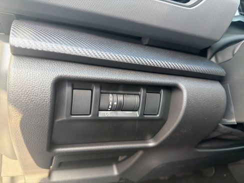 Used 2025 Subaru Crosstrek 2.5i Limited w/ Crosstrek Mirror Package image 12