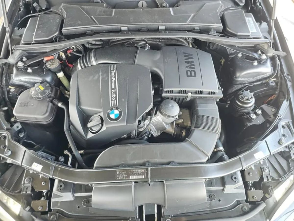 Used 2011 BMW 335i Convertible w/ Premium Pkg RWD image 9
